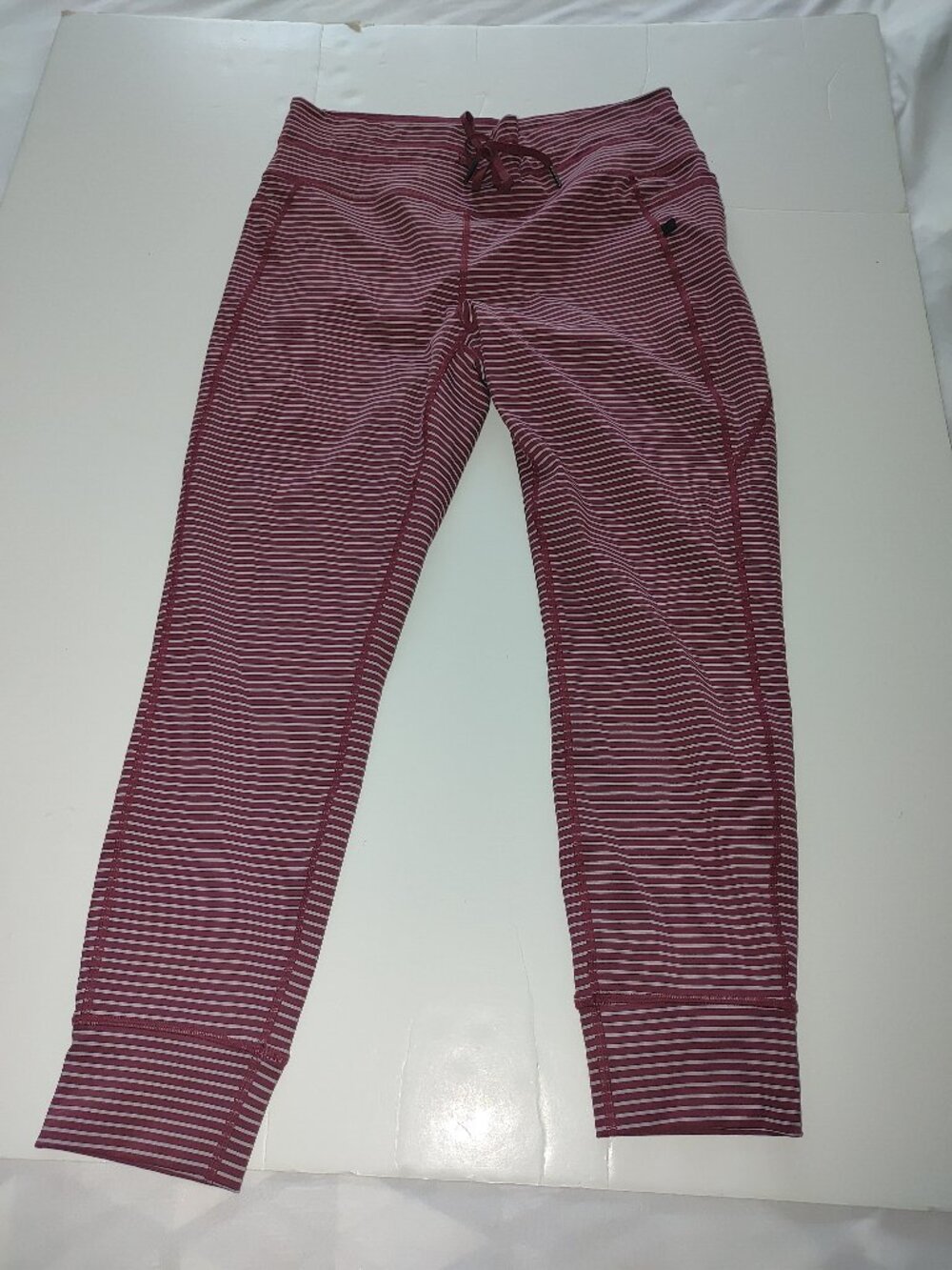 HILARA Woman's High Rise Joggers Size L NWOT